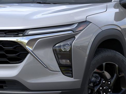 New 2026 Chevrolet Trax LT w/ Driver Confidence Package image 10