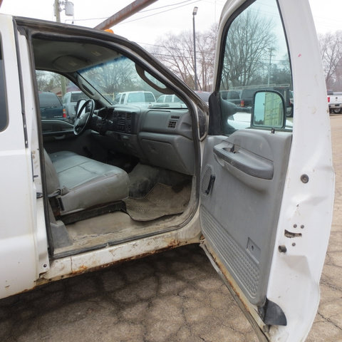 Used 2004 Ford F350 XL RWD image 21