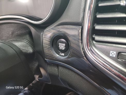 Used 2018 Jeep Grand Cherokee Overland image 32