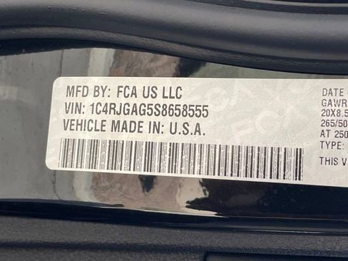 Used 2025 Jeep Grand Cherokee Altitude image 36