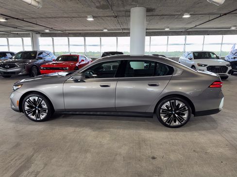Used 2025 BMW 530i RWD image 5