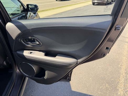 Used 2018 Honda HR-V EX-L image 17
