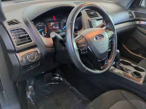Used 2019 Ford Explorer XLT w/ Class III Trailer Tow Package image 10