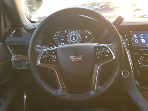 Used 2016 Cadillac Escalade Luxury image 25