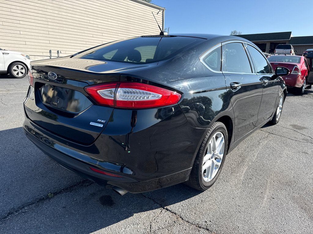 Used 2016 Ford Fusion SE w/ Equipment Group 202A FWD image 6