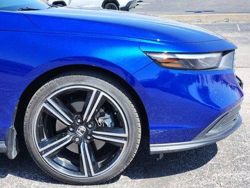 Used 2023 Honda Accord Sport image 7