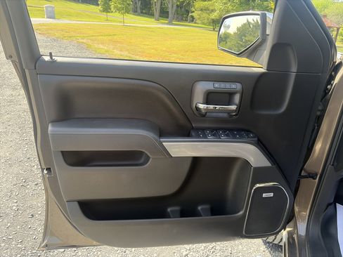 Used 2015 Chevrolet Silverado 1500 LTZ Z71 w/ LTZ Plus Package AWD/4WD image 15