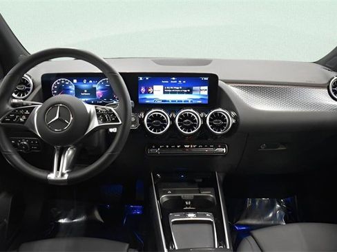 Used 2025 Mercedes-Benz GLA 250 4MATIC w/ Driver Assistance Package image 5