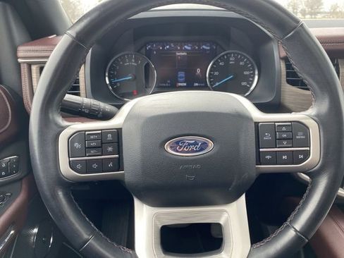 Used 2024 Ford Expedition Limited image 30