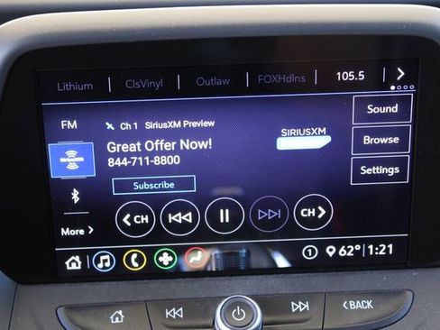 Used 2020 Chevrolet Camaro LT w/ Technology Package image 18