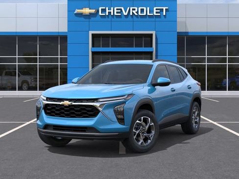 New 2026 Chevrolet Trax LT w/ LT Convenience Package FWD image 8