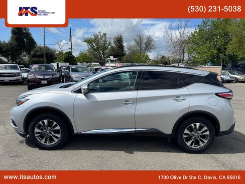 Used 2018 Nissan Murano SV image 2