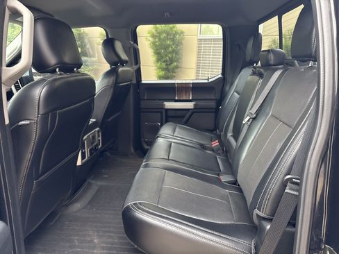 Used 2018 Ford F150 Lariat w/ Equipment Group 502A Luxury AWD/4WD image 21