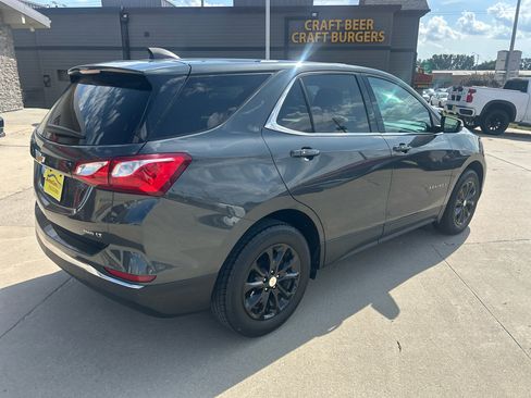 Used 2018 Chevrolet Equinox LT image 3