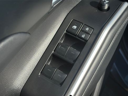 Used 2025 Toyota Highlander XSE AWD/4WD image 14
