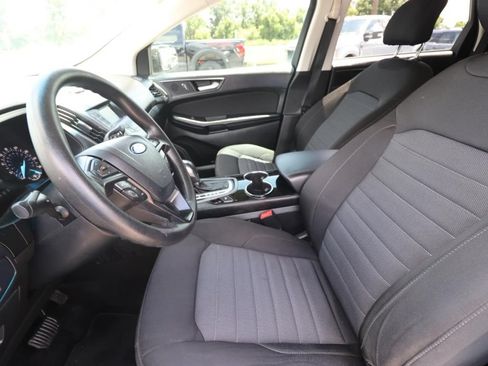 Used 2016 Ford Edge SE FWD image 2