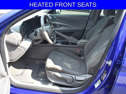 Used 2023 Hyundai Elantra SEL w/ Convenience Package FWD image 4