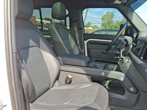 Used 2024 Land Rover Defender 110 X-Dynamic SE image 29