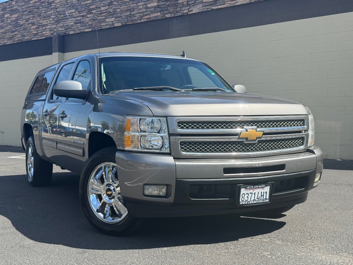 Used 2013 Chevrolet Silverado 1500 LTZ RWD image 2
