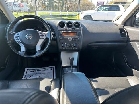 Used 2009 Nissan Altima 3.5 SL w/ Emergency Aid Pkg FWD image 12