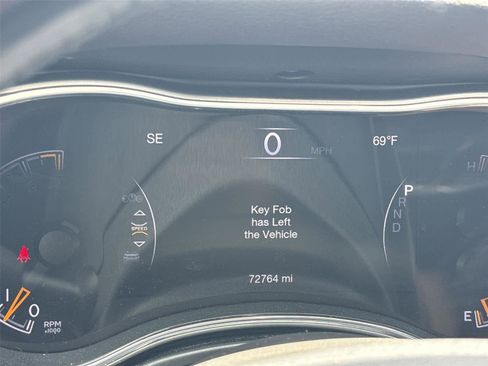 Used 2020 Jeep Grand Cherokee Laredo AWD/4WD image 31