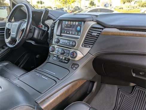 Used 2019 GMC Yukon Denali w/ Denali Ultimate Package image 13