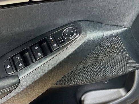 Certified 2025 Kia Seltos S image 18