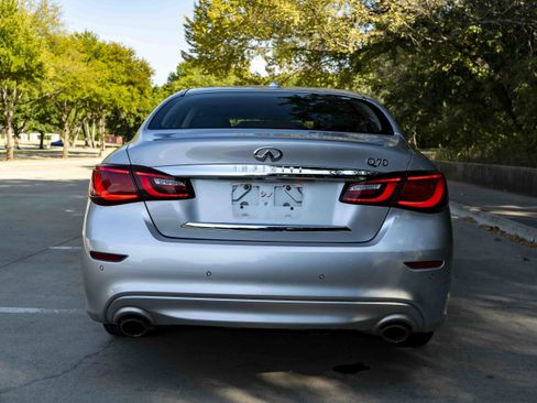 Used 2018 INFINITI Q70 Luxe RWD image 8