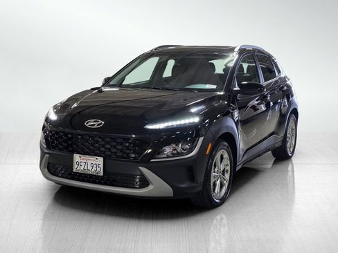 Used 2023 Hyundai Kona SEL w/ Convenience Package image 3