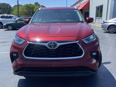 Used 2023 Toyota Highlander XLE FWD image 8