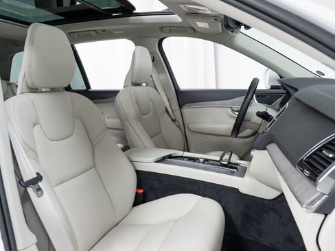 Certified 2023 Volvo XC90 B6 Plus w/ Protection Package Premier AWD/4WD image 22