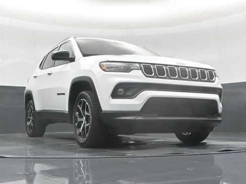 Used 2024 Jeep Compass Latitude w/ Altitude Special Edition AWD/4WD image 51