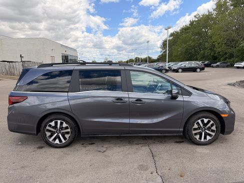 Used 2026 Honda Odyssey EX-L image 2