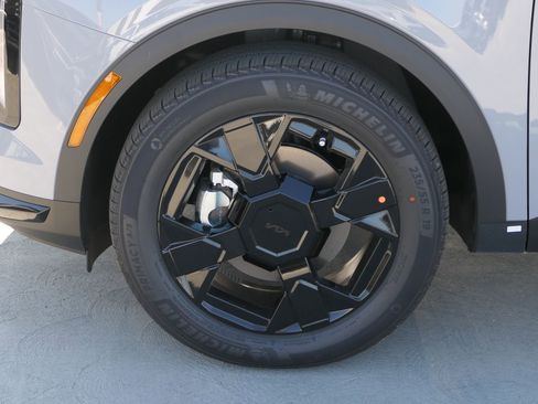 New 2026 Kia Sportage X-Line image 9