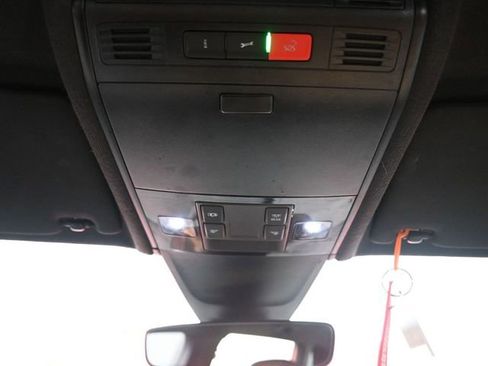 Used 2022 Volkswagen Tiguan SE FWD image 16