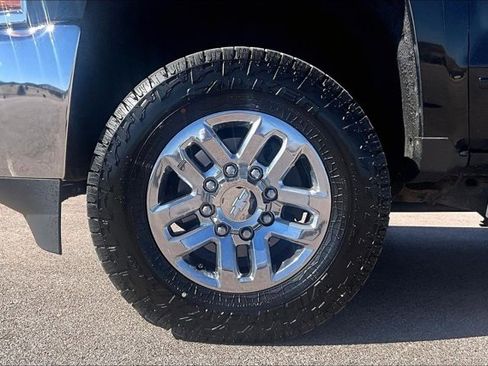 Used 2018 Chevrolet Silverado 2500 LT image 35