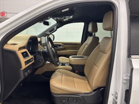 Used 2023 Chevrolet Tahoe Premier AWD/4WD image 15
