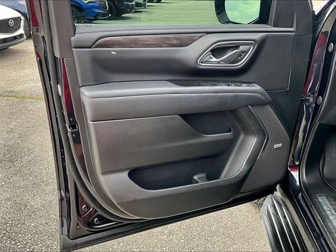 Used 2024 Chevrolet Tahoe LT w/ Luxury Package image 24
