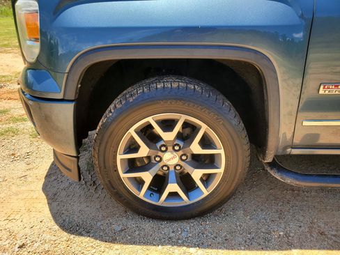 Used 2014 GMC Sierra 1500 SLE w/ All-Terrain Package AWD/4WD image 3