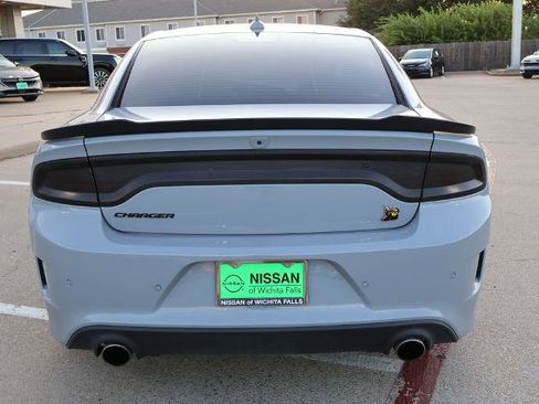 Used 2022 Dodge Charger Scat Pack w/ Dynamics Package RWD image 9