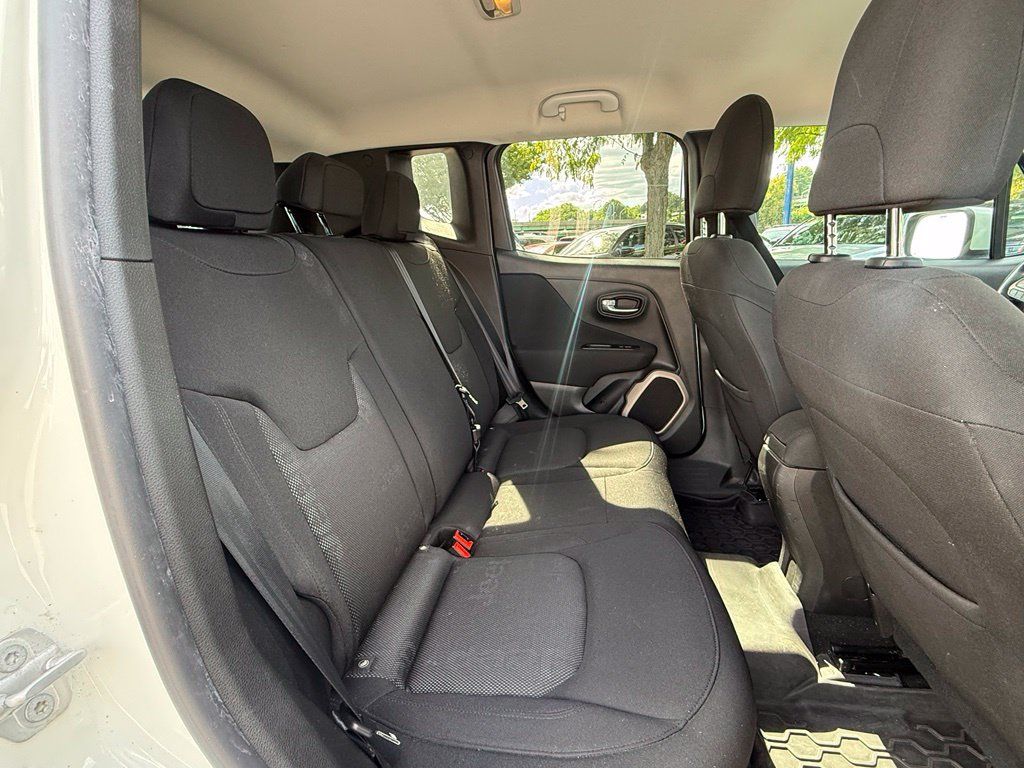 Used 2017 Jeep Renegade Latitude AWD/4WD image 21