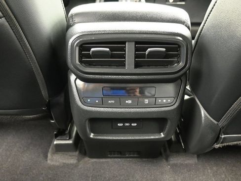 Used 2025 Honda Pilot Touring image 45