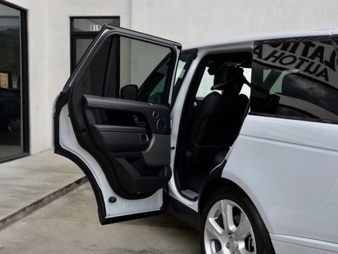 Used 2019 Land Rover Range Rover Supercharged image 18