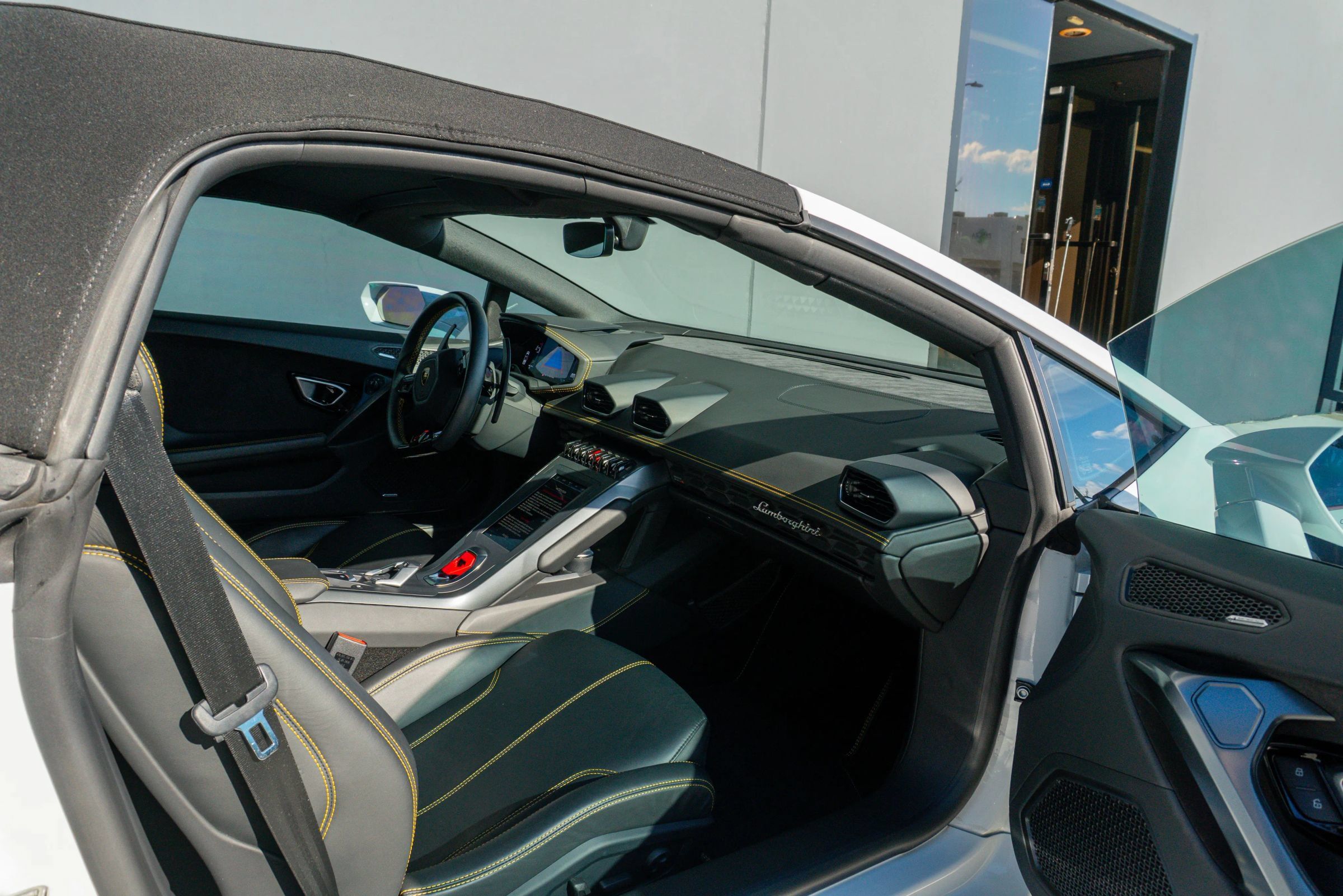 Used 2021 Lamborghini Huracan EVO RWD image 54