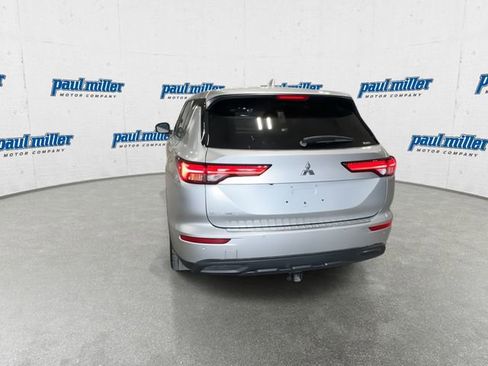 Used 2022 Mitsubishi Outlander ES AWD/4WD image 9