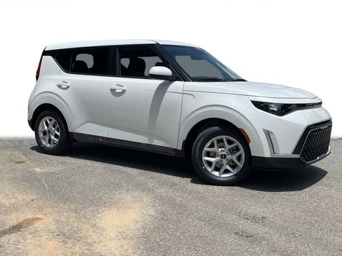 New 2025 Kia Soul LX w/ LX Technology Package image 2