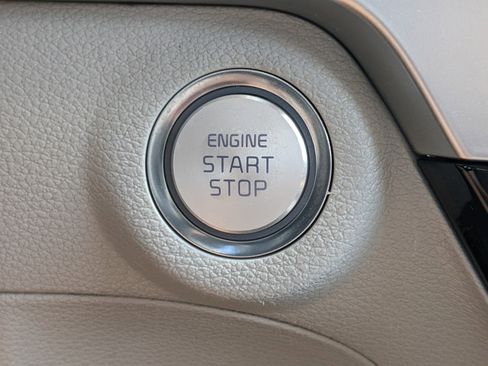 Certified 2023 Kia Telluride EX w/ EX Captain's Chair Package image 31