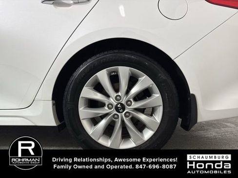 Used 2018 Kia Optima LX w/ 17" Alloy Wheels Package image 5