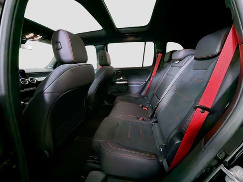 Used 2025 Mercedes-Benz GLB 35 AMG 4MATIC image 25