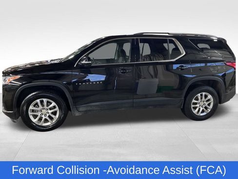 Used 2020 Chevrolet Traverse LT w/ Driver Confidence II Package image 2